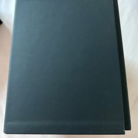 Used Chanel storage box - Picture 4 of 4